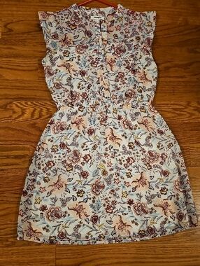 Floral Print Casual Women's Dress - White with Burgundy & Light Blue